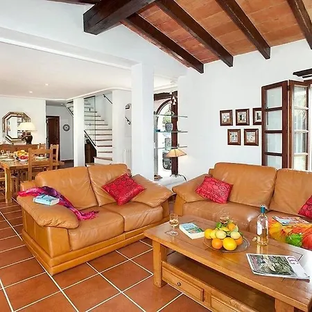 Lovely Stone-clad With Large Garden By Renthousing *